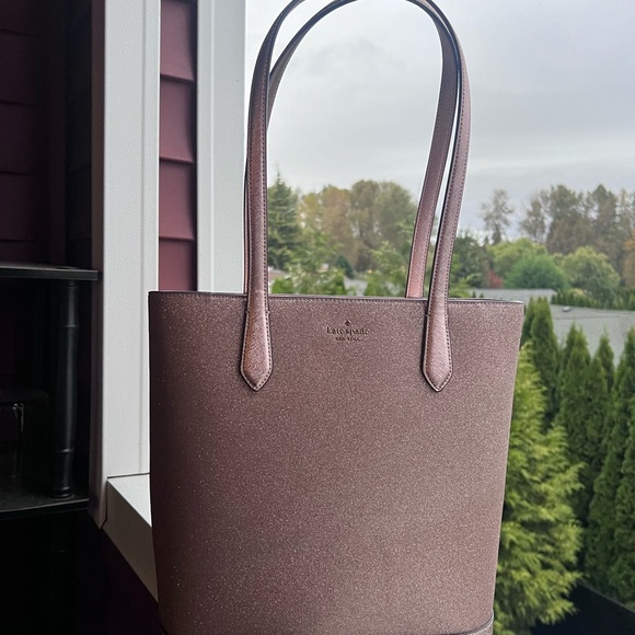 a Kate Spade rose gold tote - Picture 2 of 10